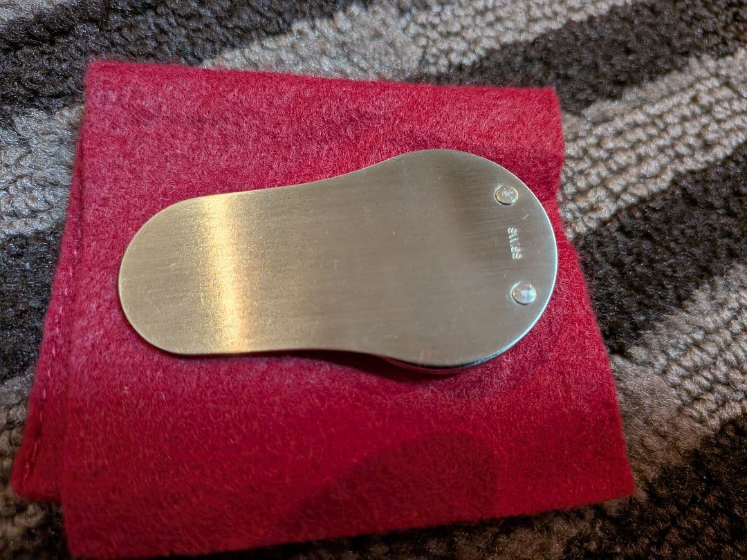 カルティエ　マネークリップ　ブルーの石入り used