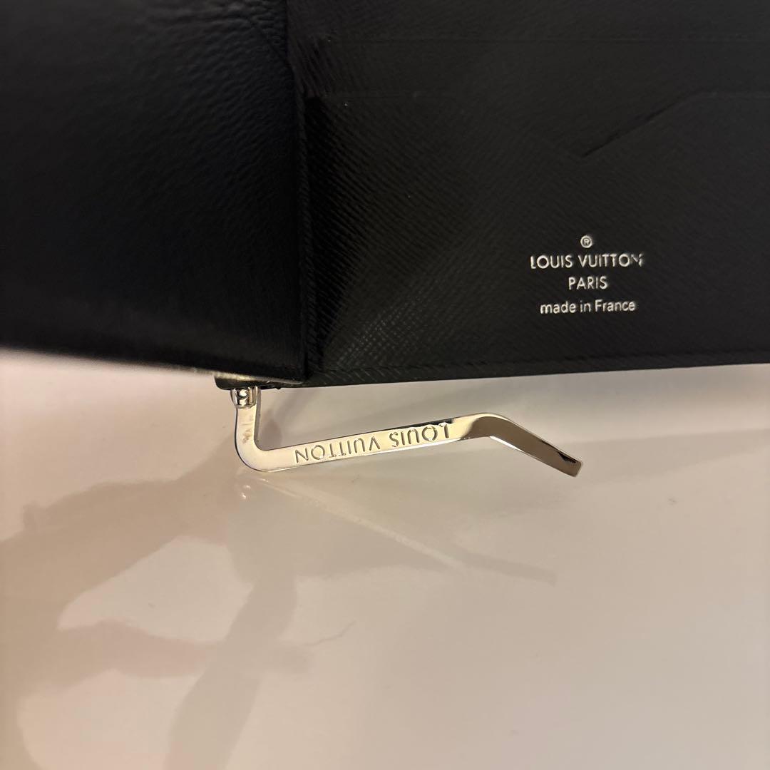 LOUIS VUITTON エピレザー マネークリップ ブラック