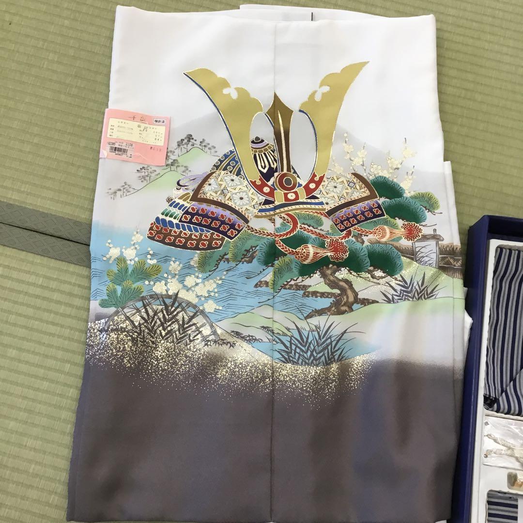 【新品未使用】七五三 5歳着物フルセット 兜柄　シミあり特価　白　紺ストライプ