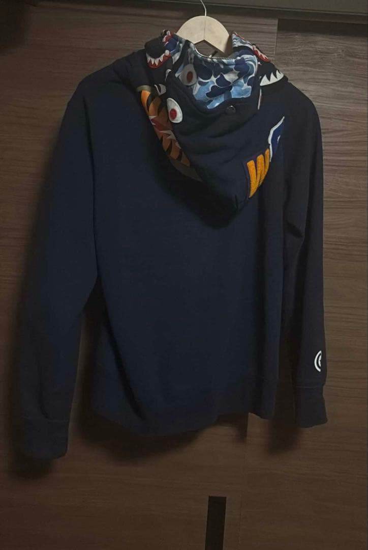 A bathing ape シャークパーカー