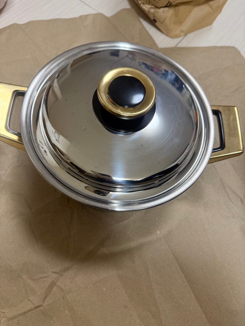 ステンレススチール製の両手鍋、TupperwareのRainbow Cooker