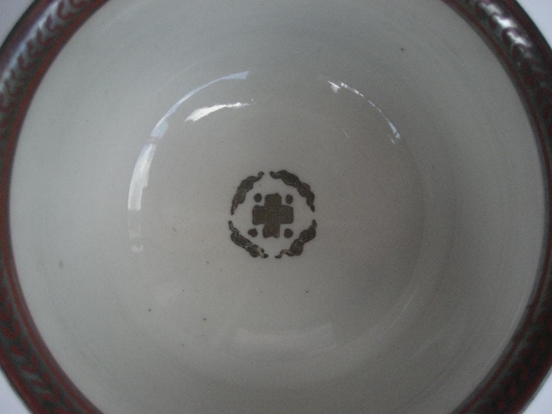 永楽善五郎作　銀彩蓋付茶碗（大小二個のセットです）美の極地とはこの事と思います