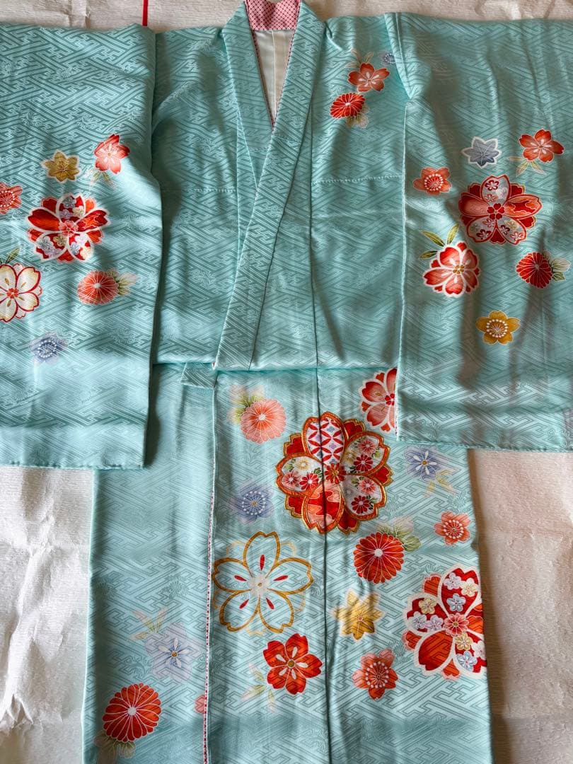 七五三に★逸品　正絹綸子水色に四季花々　七歳着物、作り帯のセット