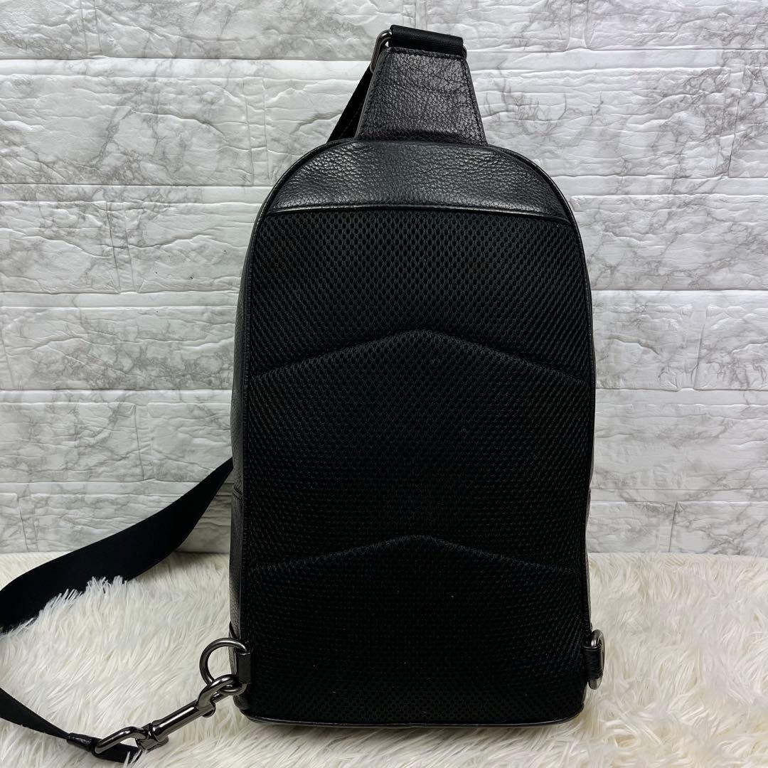 【美品】希少 コーチ ボディバッグ ショルダーバッグ 黒 レザー シボ革