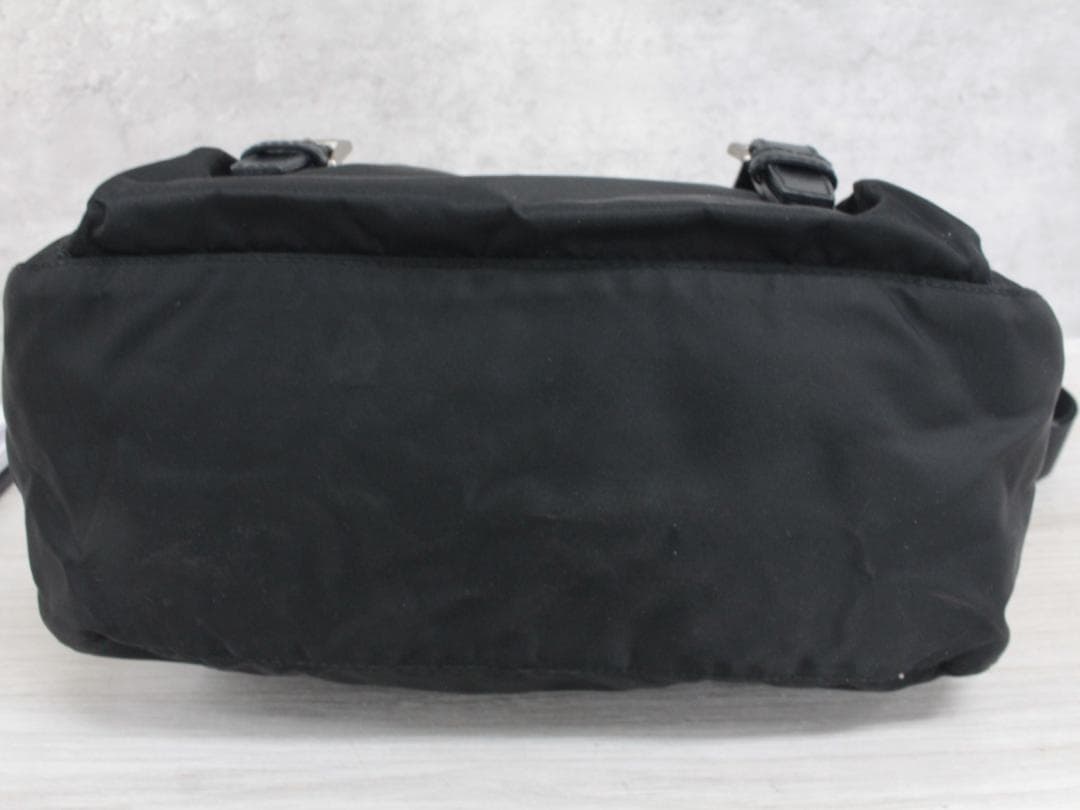 ▲PRADA/プラダ ナイロンショルダーバッグ 三角プレート メッセンジャー