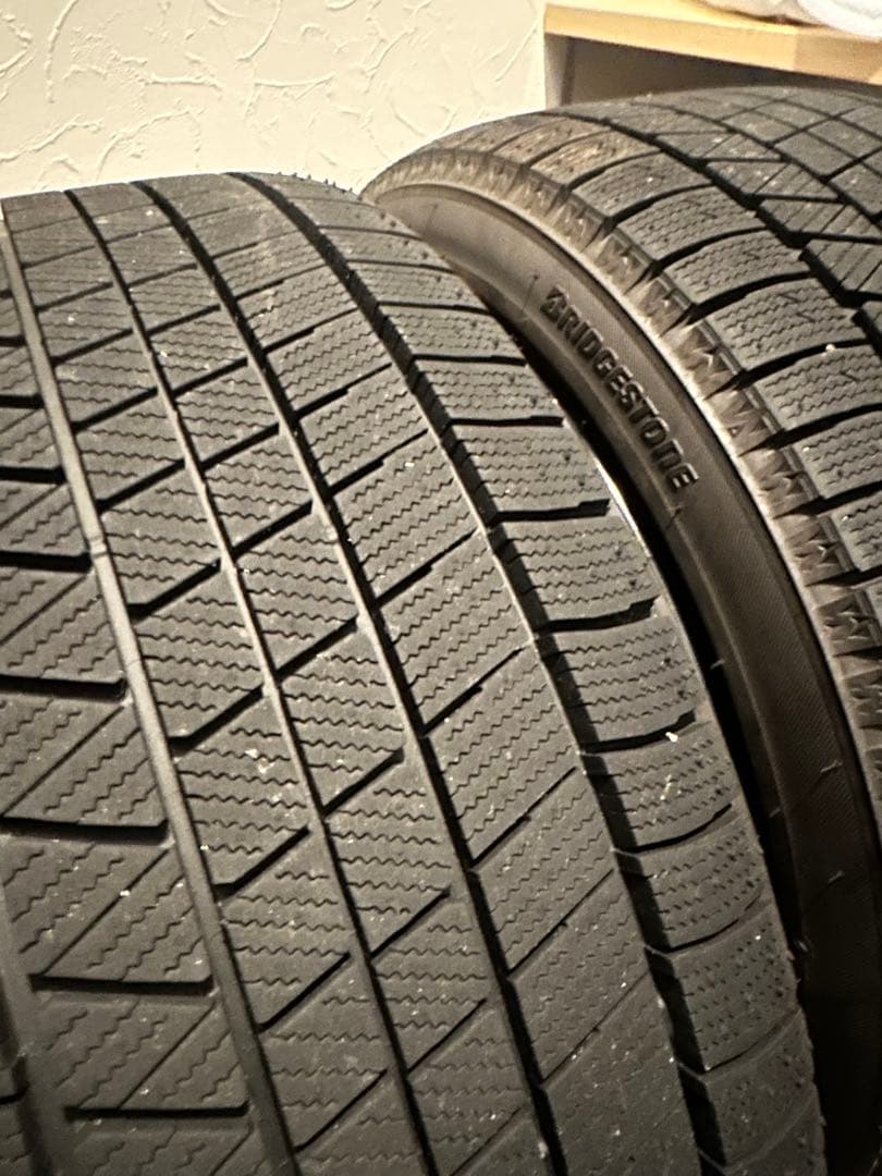 レクサス　ISアルミスタッドレス　4本セット