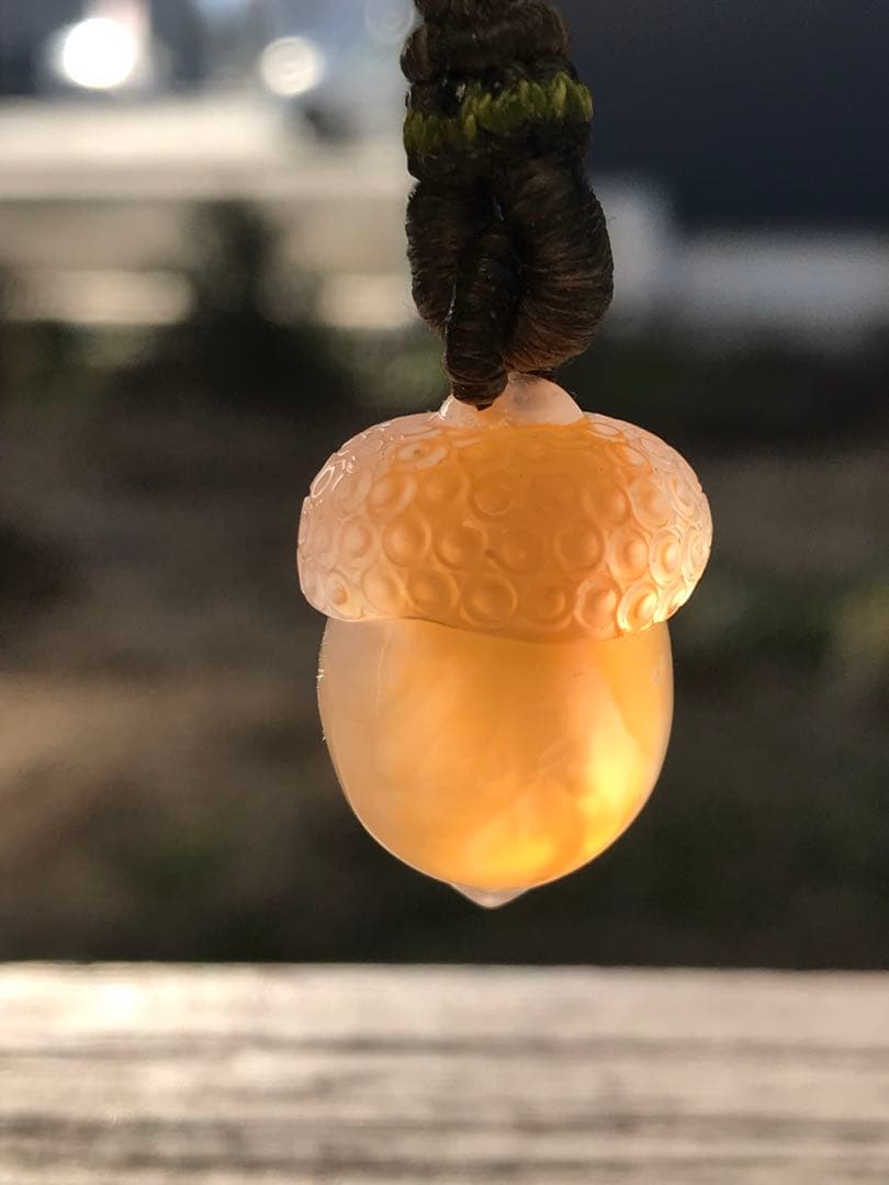 ゴビ石−1330 ゴビ瑪瑙　彫刻　『どんぐり』