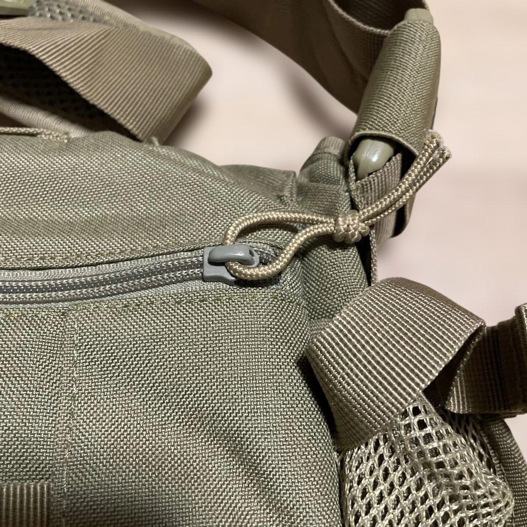 5.11タクティカル メッセンジャーバッグ ラッシュデリバリー サンドカラー