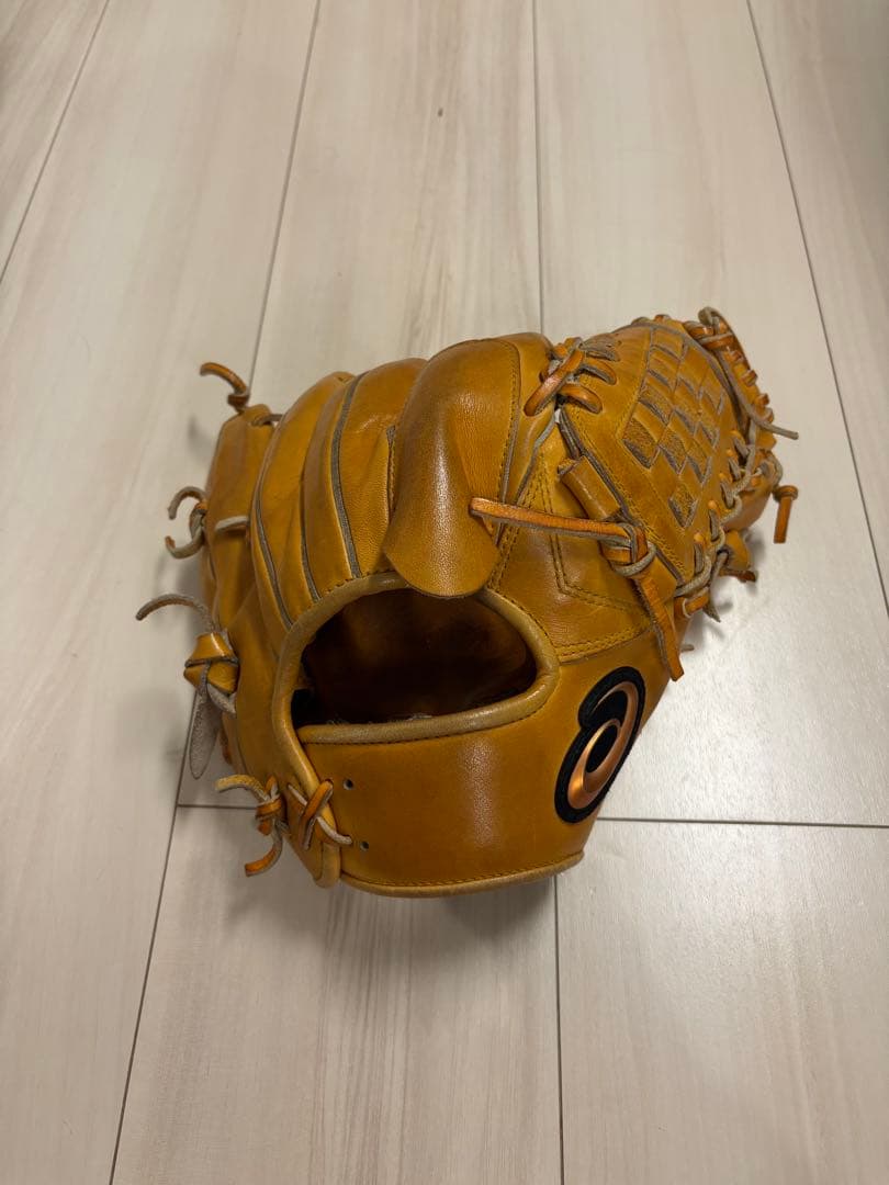 アシックスネオリバイブ硬式投手用グローブ