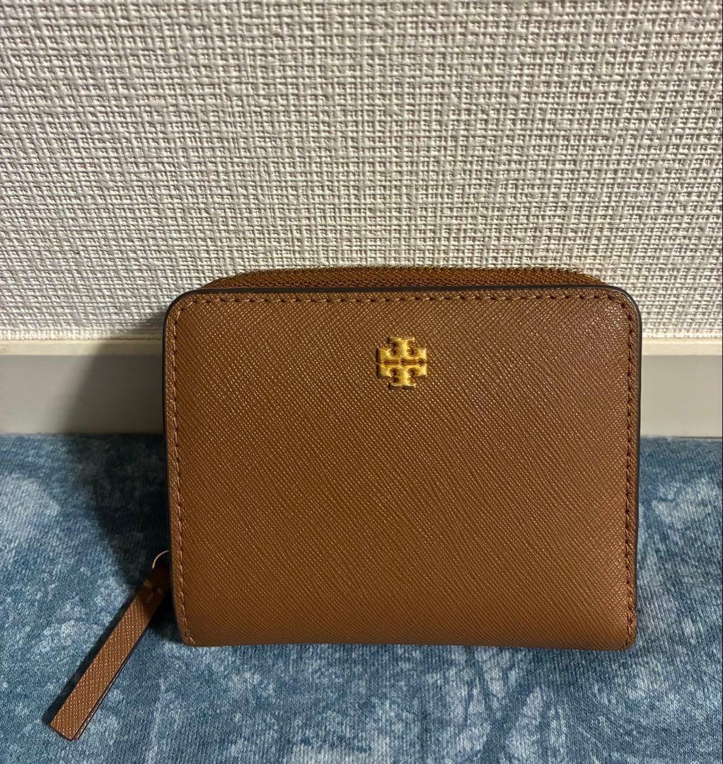 新品　トリバーチ　二つ折り財布　ラウンドファスナー　ブラウン