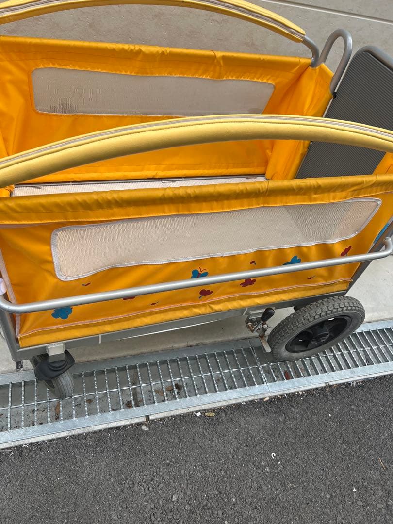 送料込み‼︎避難車 4〜6人乗り 幼稚園 施設向け 大型ベビーカー 保育園多人数用