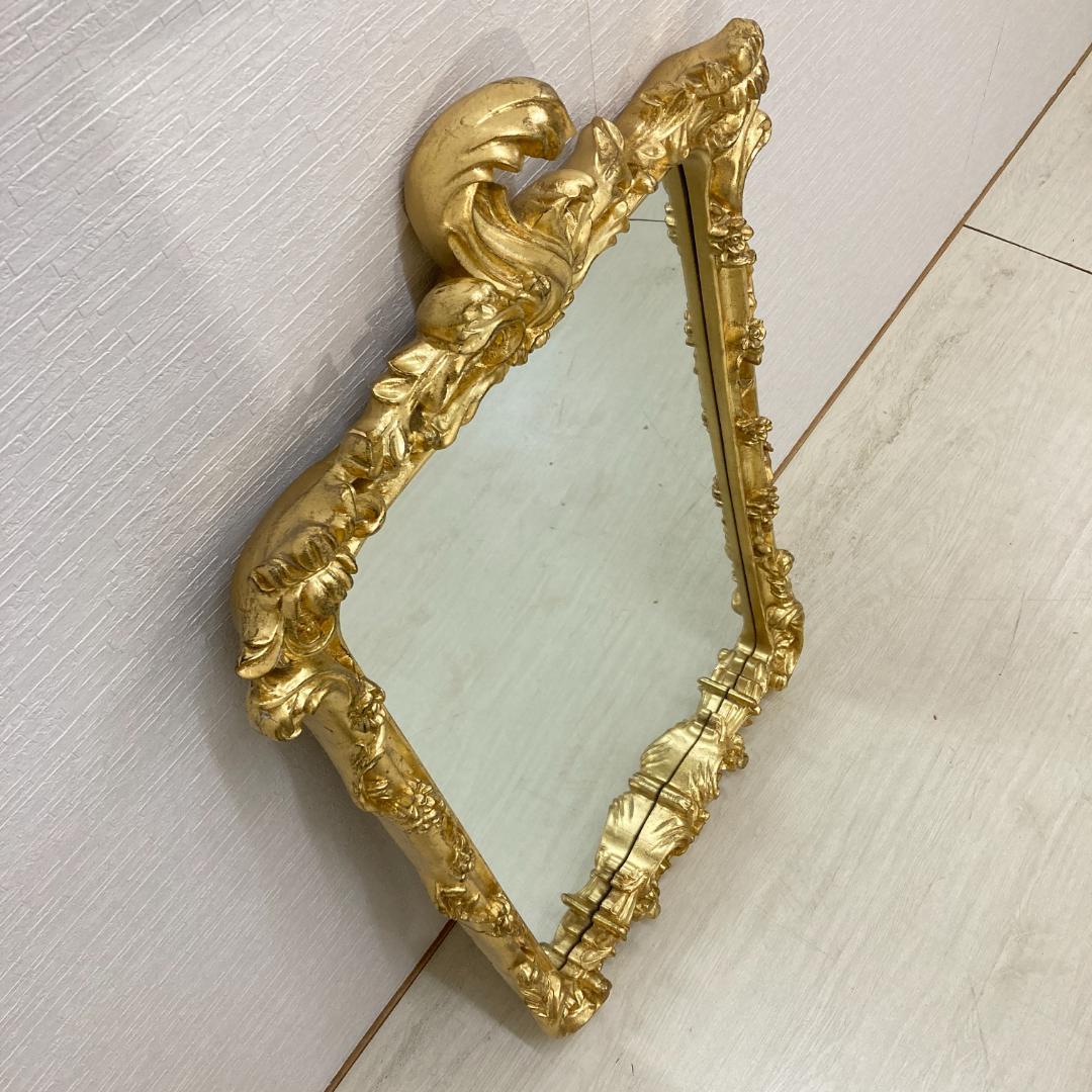 ゴールド　アンティーク調　ウォールミラー　壁掛け鏡　レリーフ　彫刻