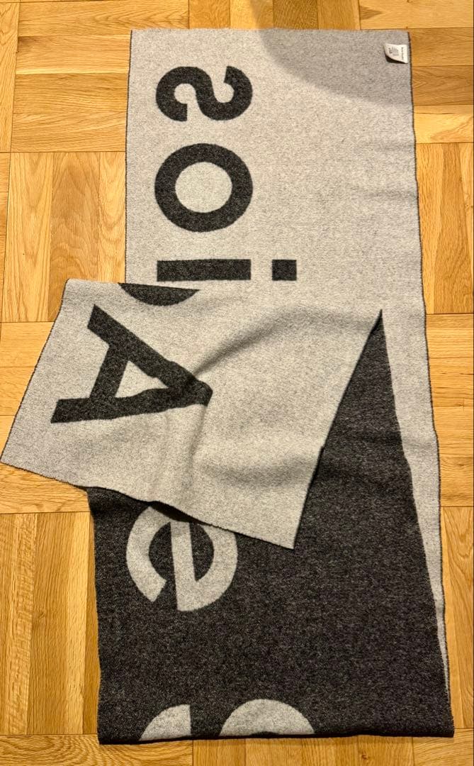 Acne Studios ロゴ入りマフラー グレー/ブラック