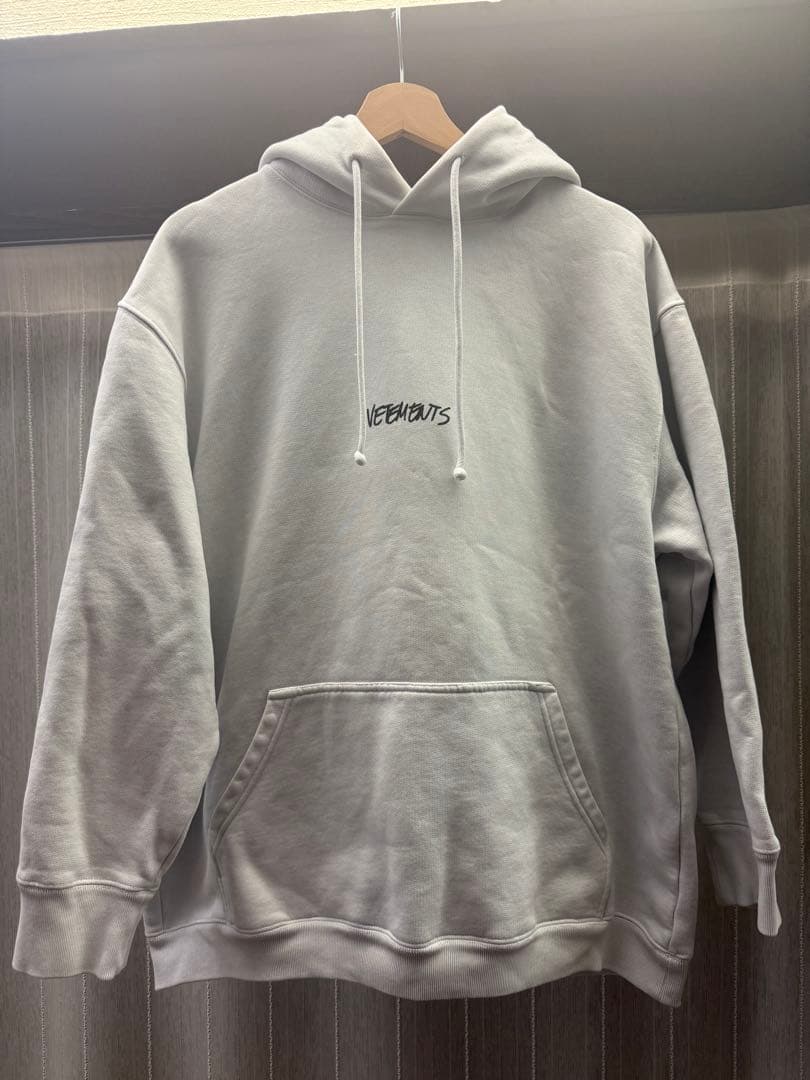 VETEMENTS グレー パーカー