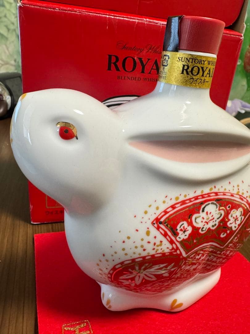 サントリーロヤール 23年干支・卯歳ボトル　うさぎ