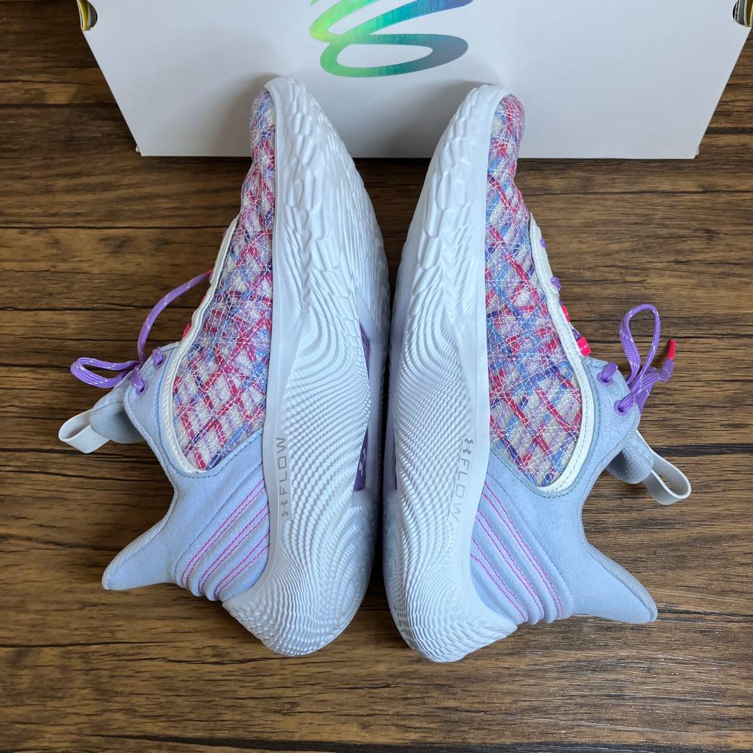 （K26044）★美品★ アンダーアーマー カリー フロー9 27.5㎝