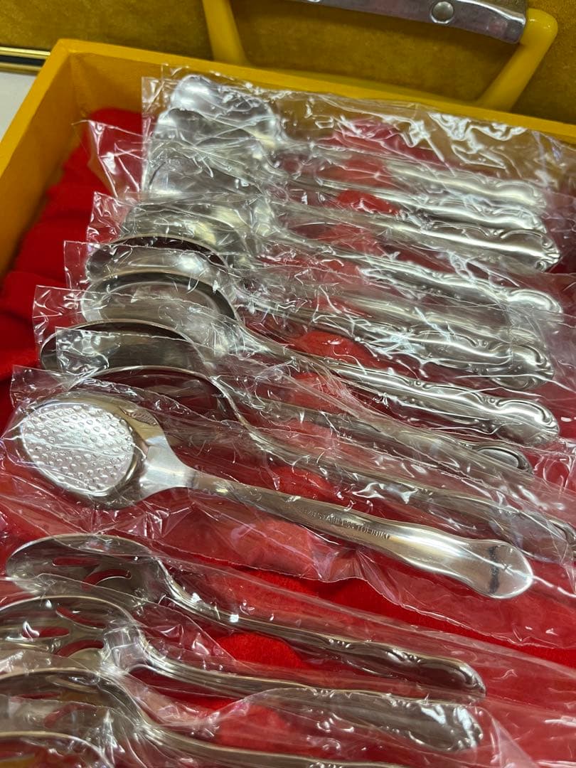 M405 未使用品 18-8ステンレス製洋食器 カトラリーセット 東栄美器