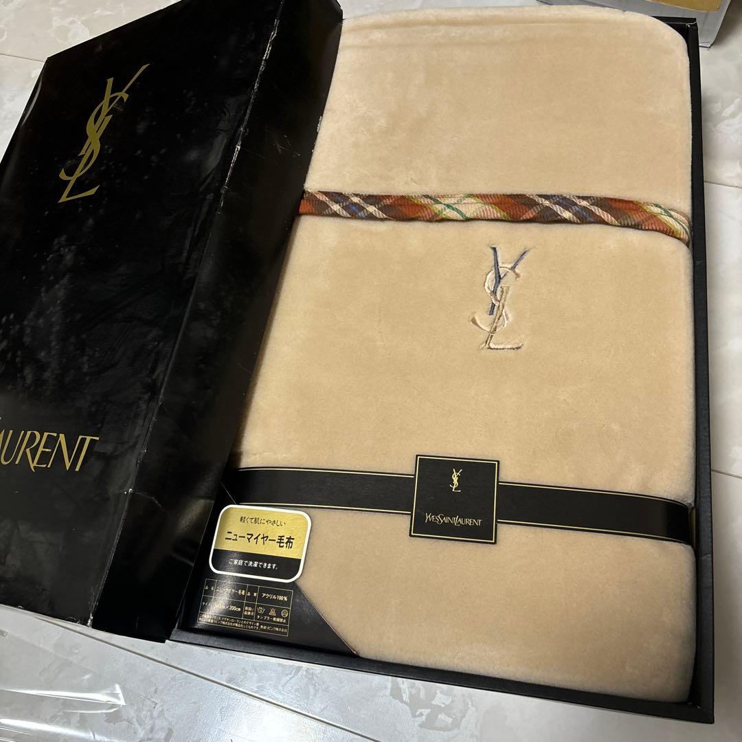 イヴ・サンローラン　布団　毛布