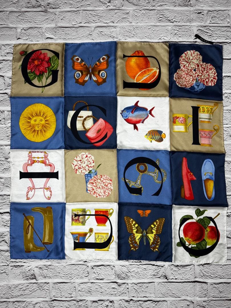 美品　グッチ スカーフ　大判フラワー 蝶々 魚 柄　ｗ3325-1209-⑧-①