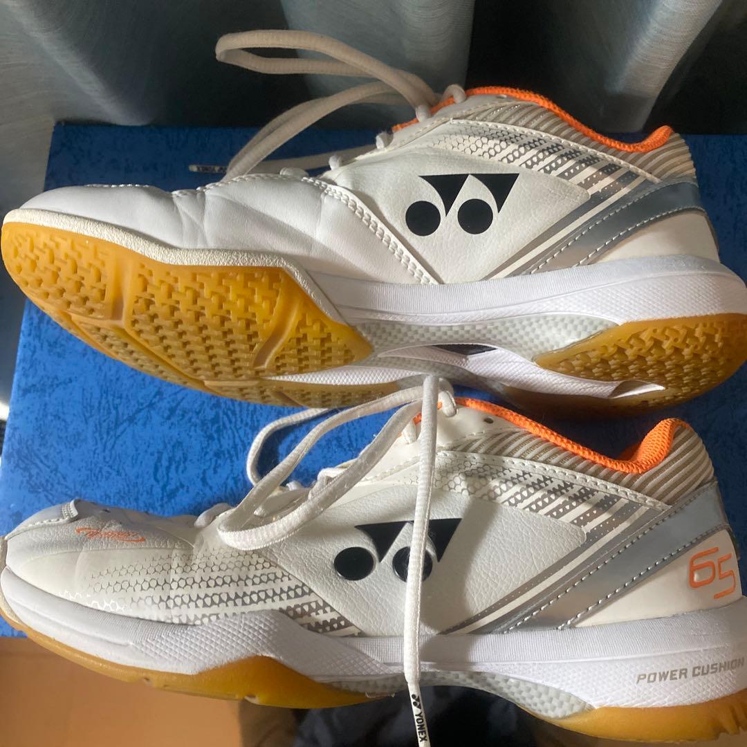 ヨネックス　バドミントンシューズ24.5