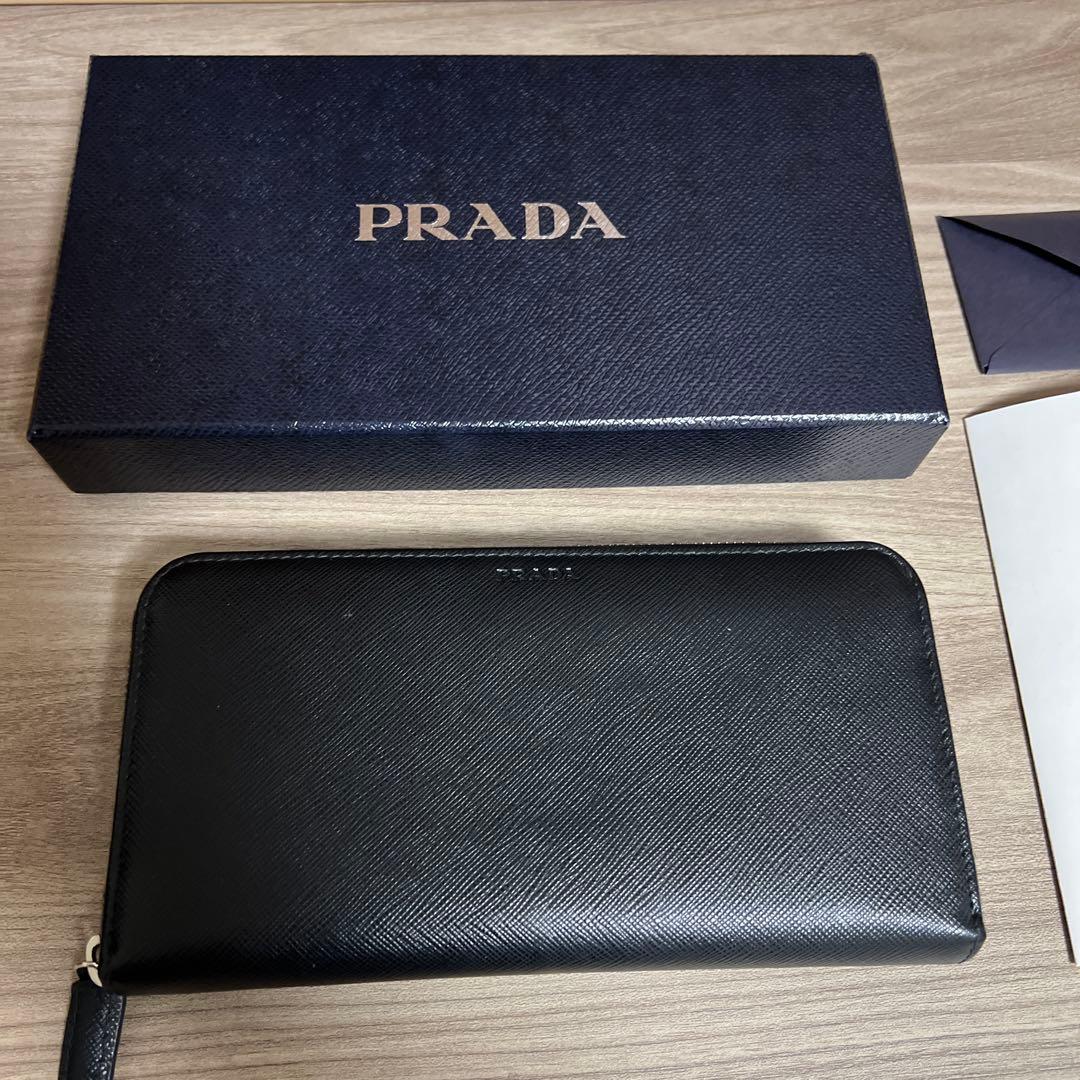 PRADA プラダ　長財布