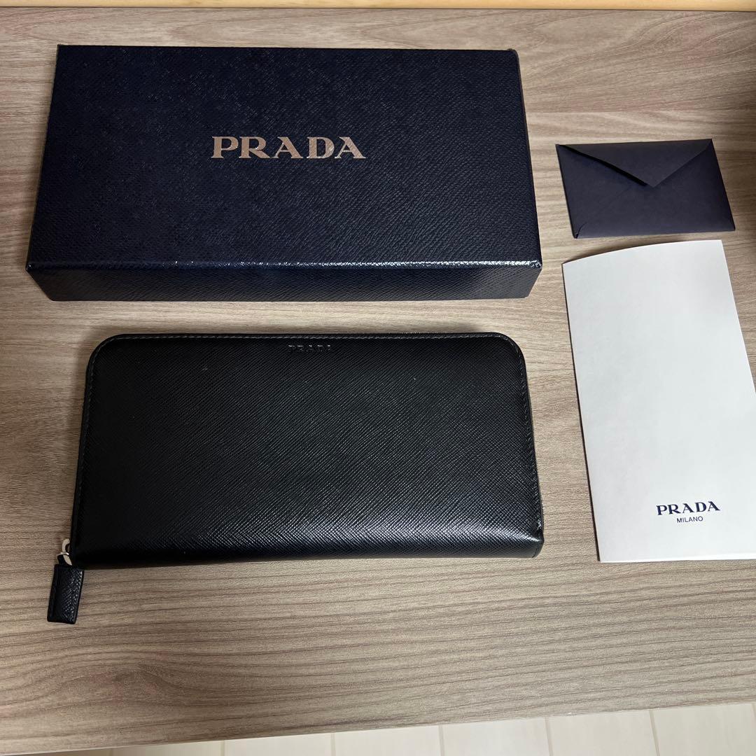 PRADA プラダ　長財布