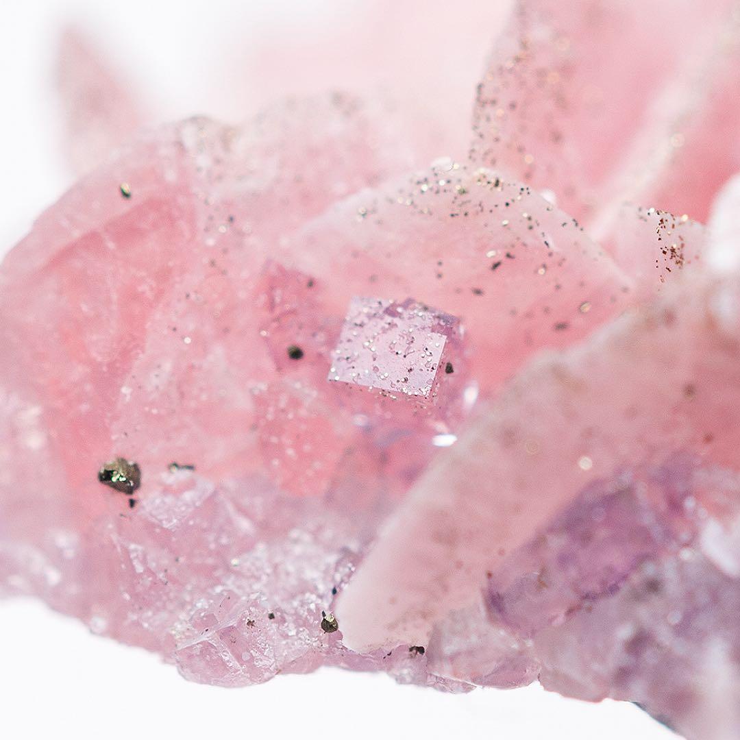 中国 ロードクロサイト フローライト 蛍石 天然石 原石 鉱物標本 鉱石 748