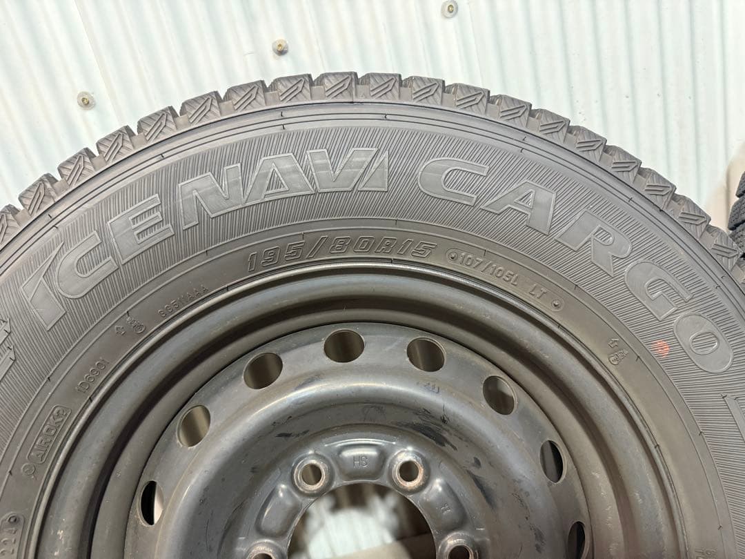 200系ハイエース スタッドレス ノーマルホイール付 195/80R15 LT
