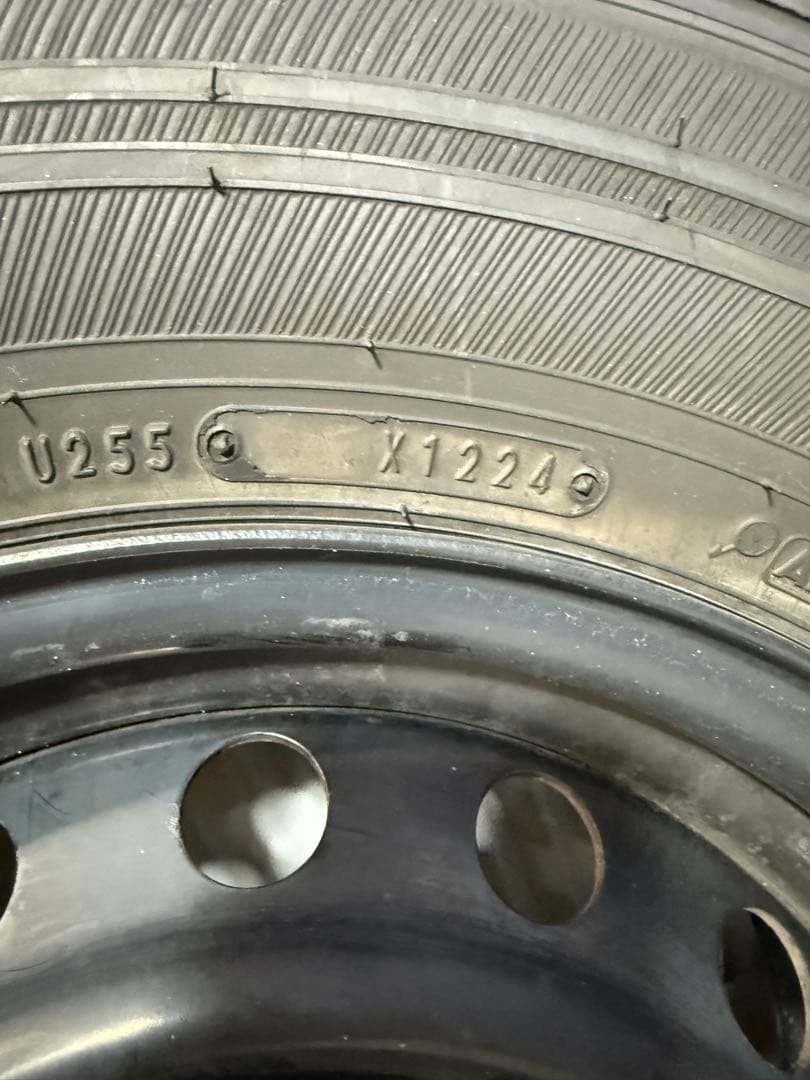 200系ハイエース スタッドレス ノーマルホイール付 195/80R15 LT