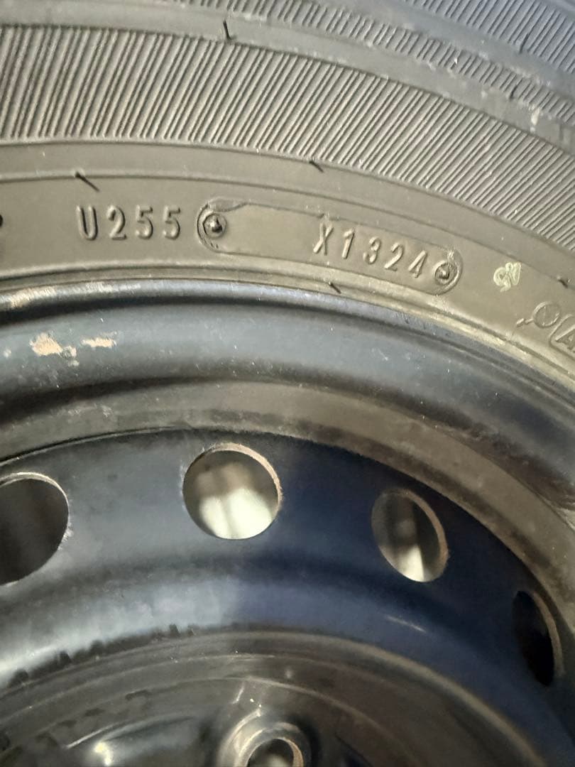 200系ハイエース スタッドレス ノーマルホイール付 195/80R15 LT