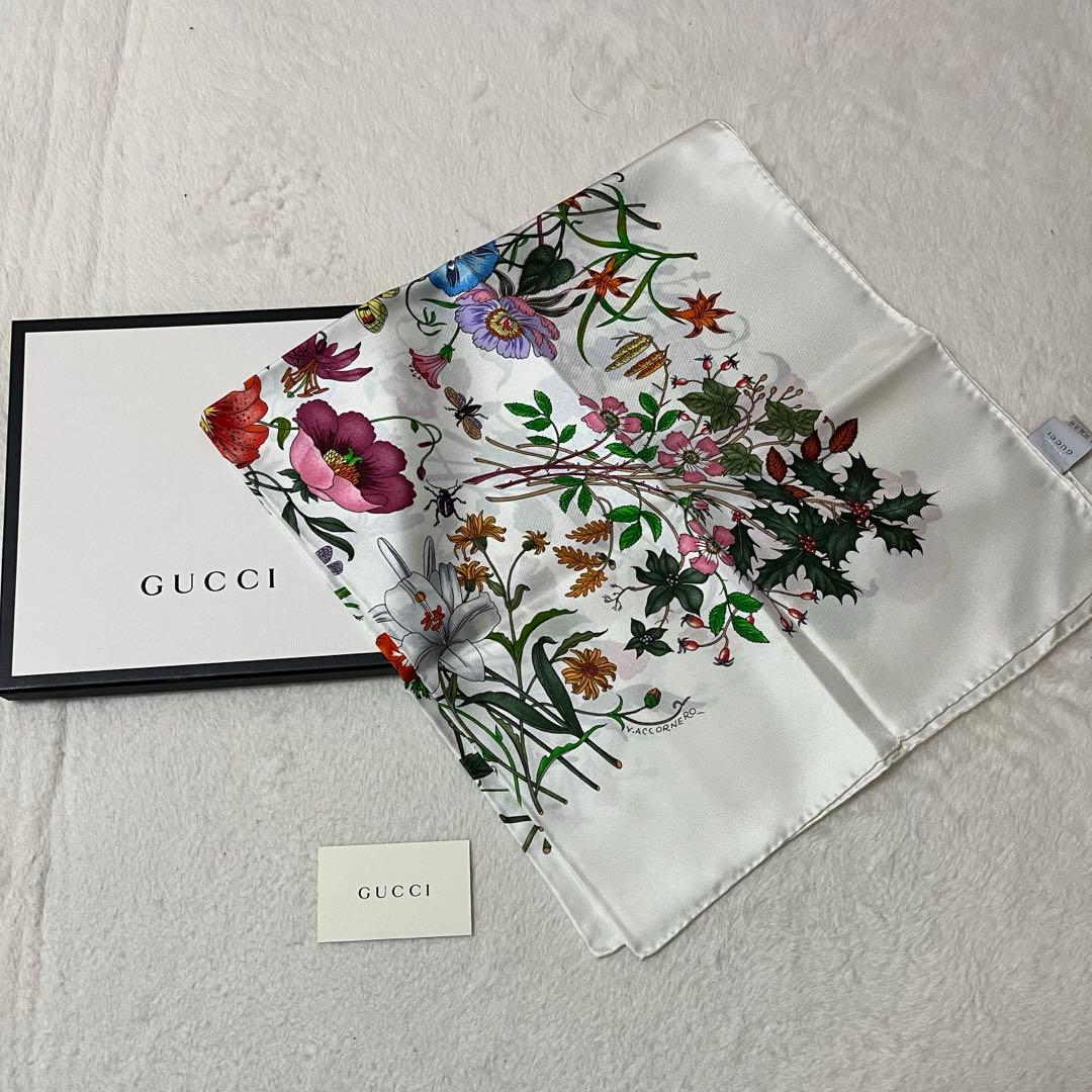 極美品　V.ACCORNERO GUCCI スカーフ　フローラ　蝿　シルク　花柄