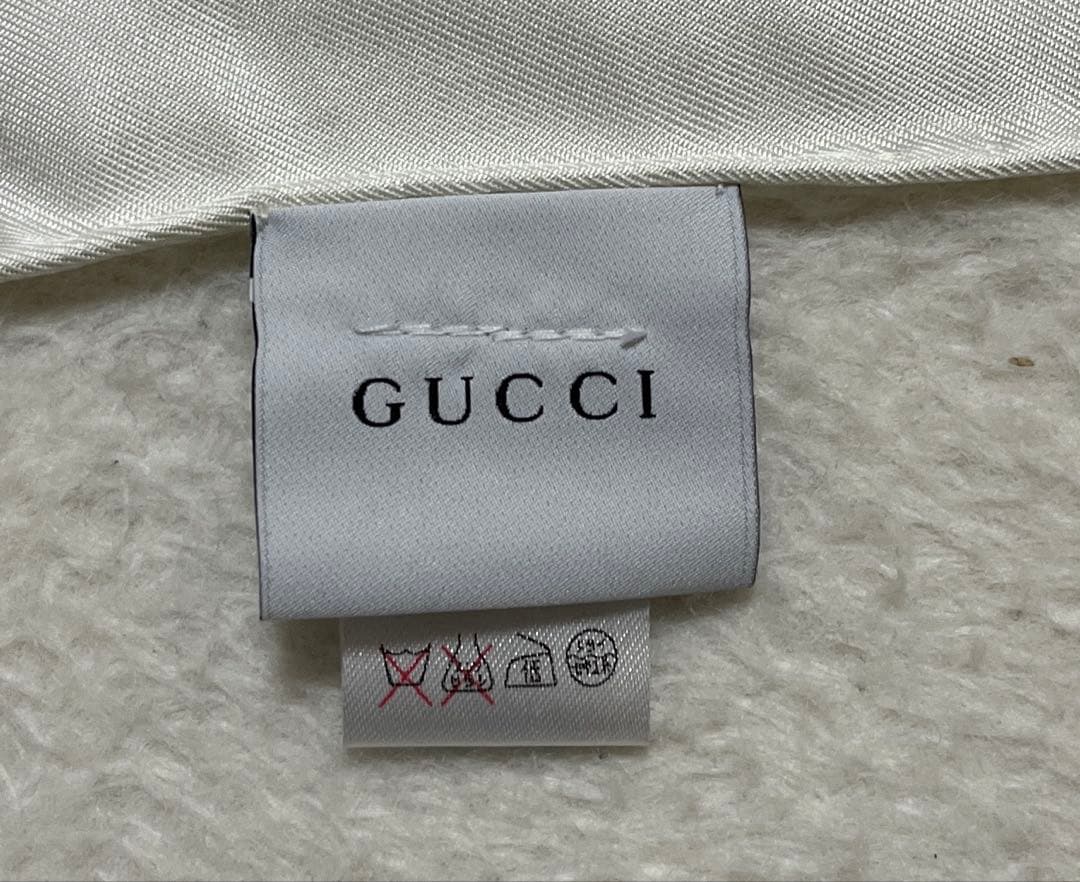 極美品　V.ACCORNERO GUCCI スカーフ　フローラ　蝿　シルク　花柄