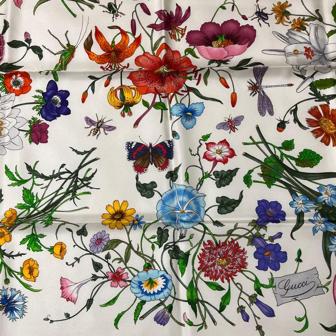 極美品　V.ACCORNERO GUCCI スカーフ　フローラ　蝿　シルク　花柄