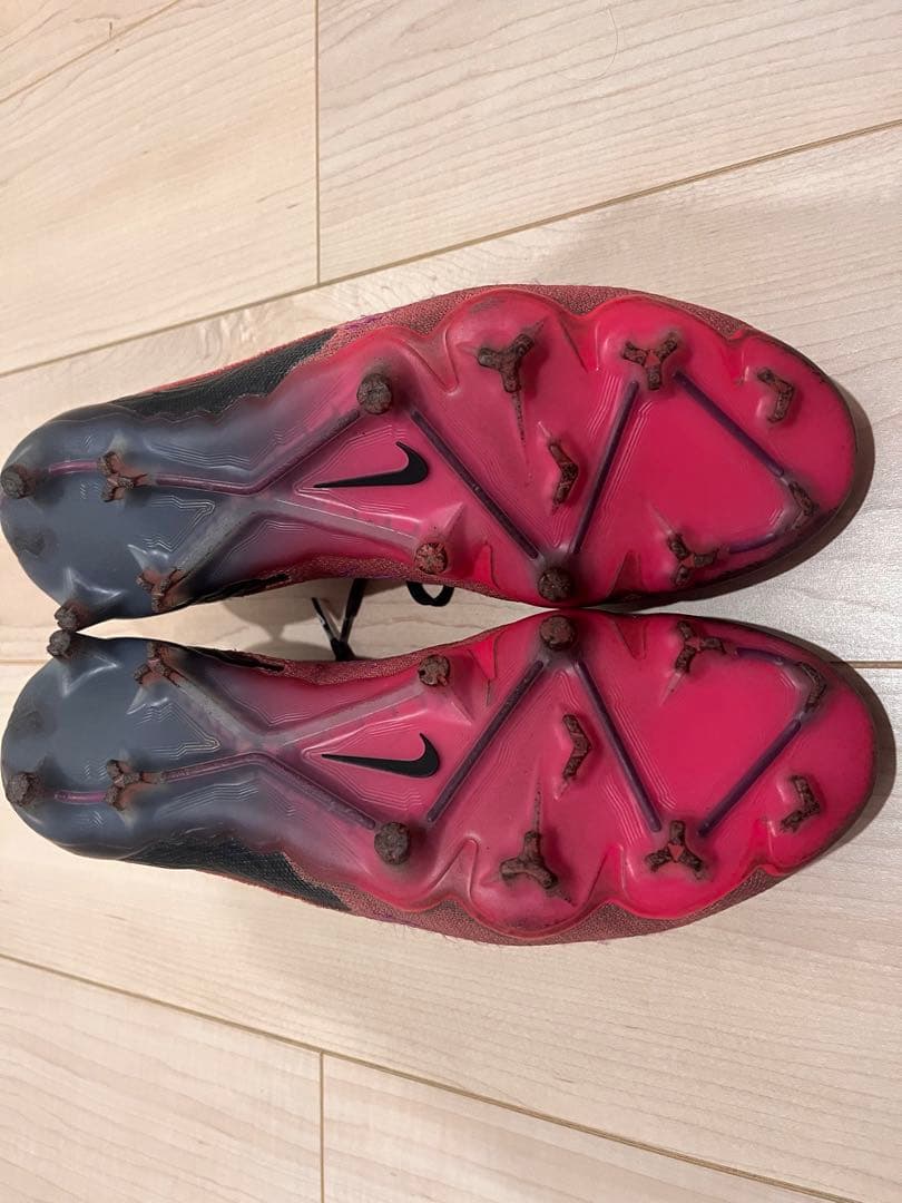 Nike Phantom GXサッカーシューズ ワールドカップカラー