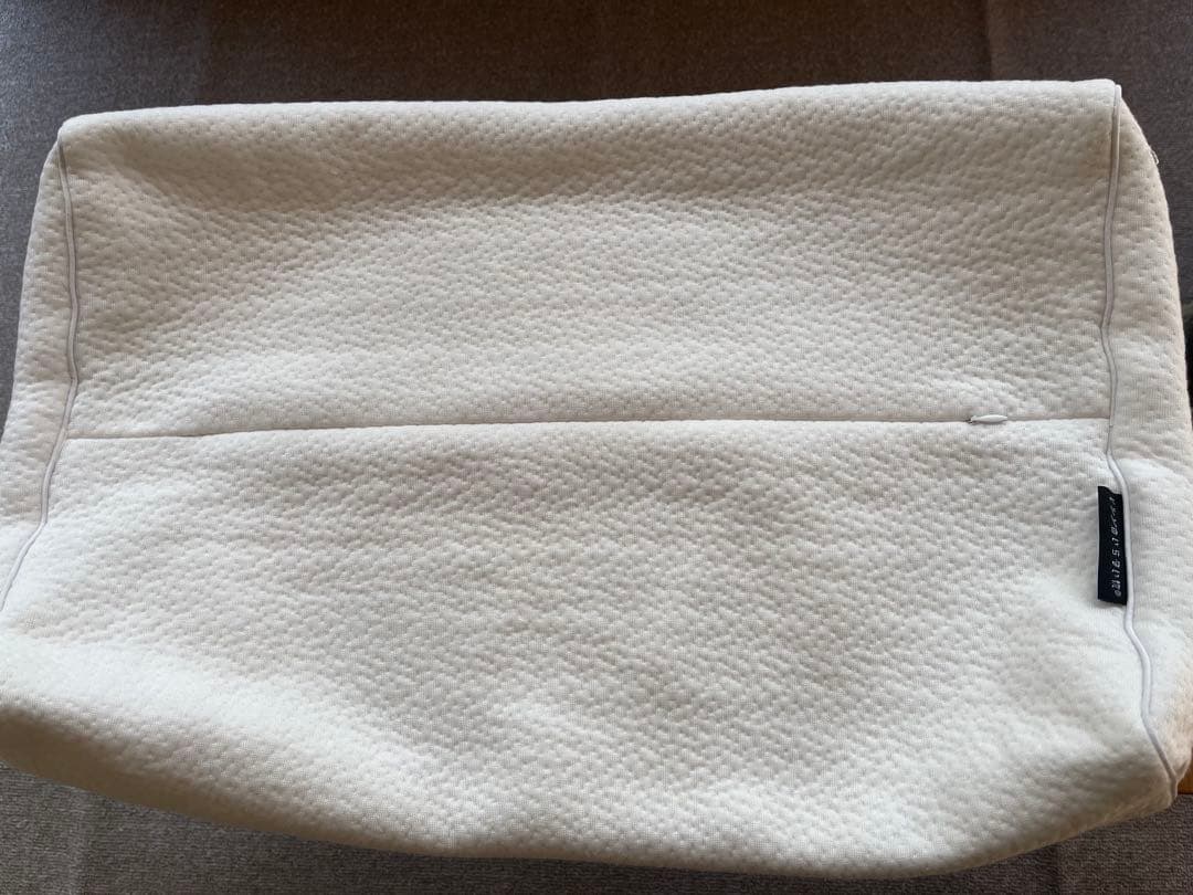 ヒツジのいらない枕ー至極ー／枕カバー付き