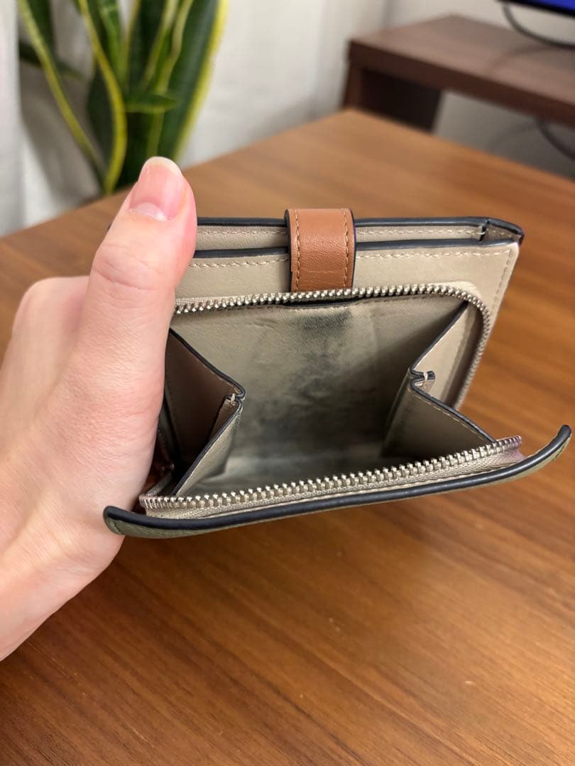 【値下げ】コンパクト ジップウォレット（ソフトグレインカーフ）ローズマリー/タン