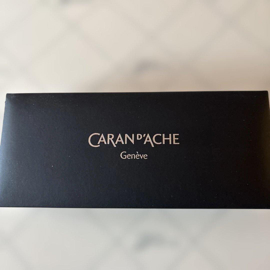 ☆未使用☆CARAN d'ACHE ボールペン シルバー