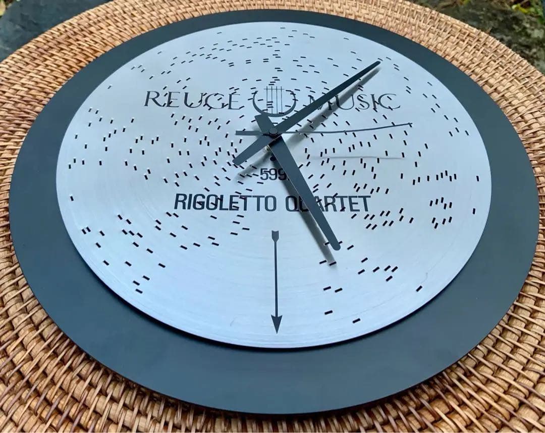 リュージュ　Reuge （レア）掛け時計　オルゴールの会社が作った時計