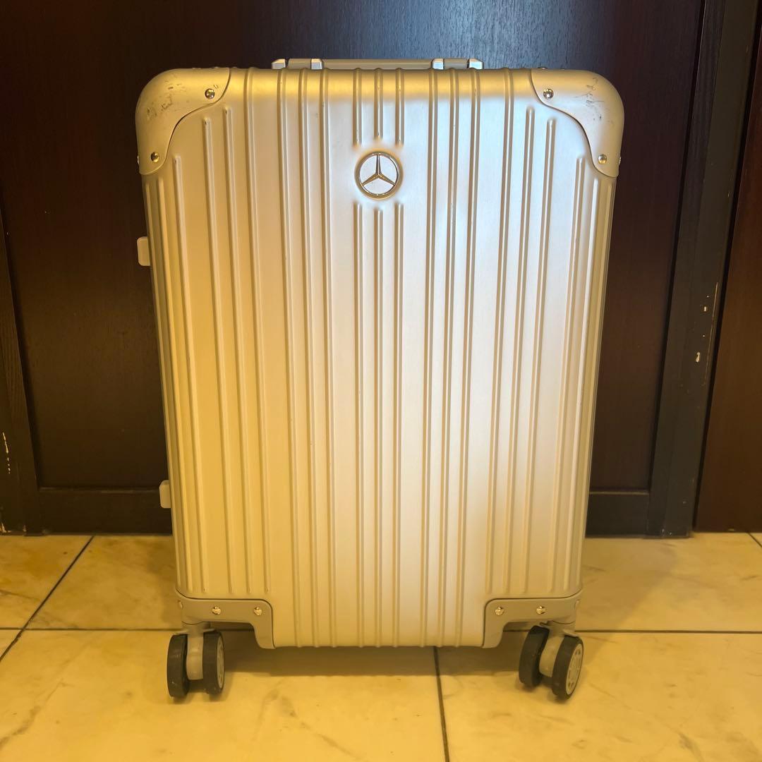 Mercedes シルバーキャリーケース 中型