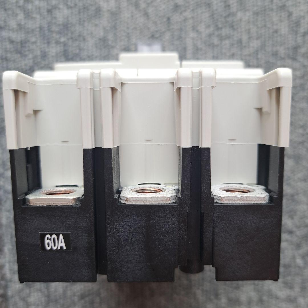 日立漏電遮断器　EXK125-C 3P60A　30mA