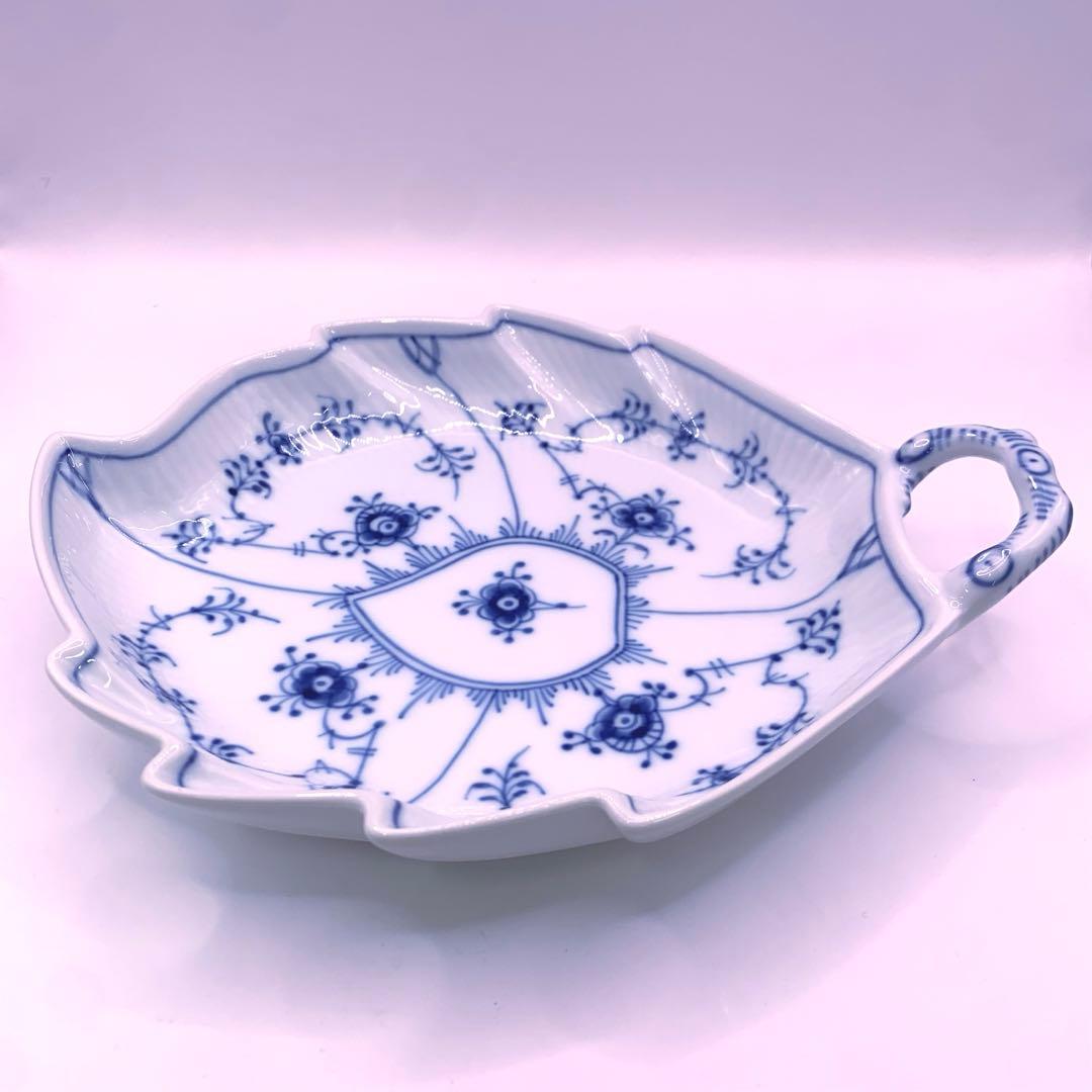 ロイヤルコペンハーゲン ブルーフルーテッド ハーフレース リーフ ディッシュ