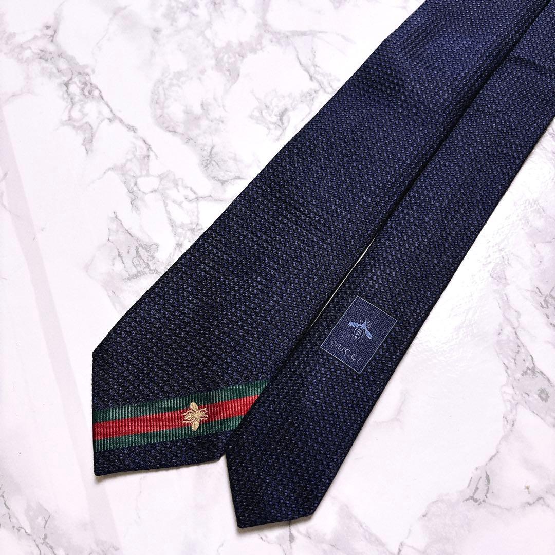 ♡極美品♡Gucci グッチネクタイ　ナロータイ　現行タグ　蜂　シェリーライン