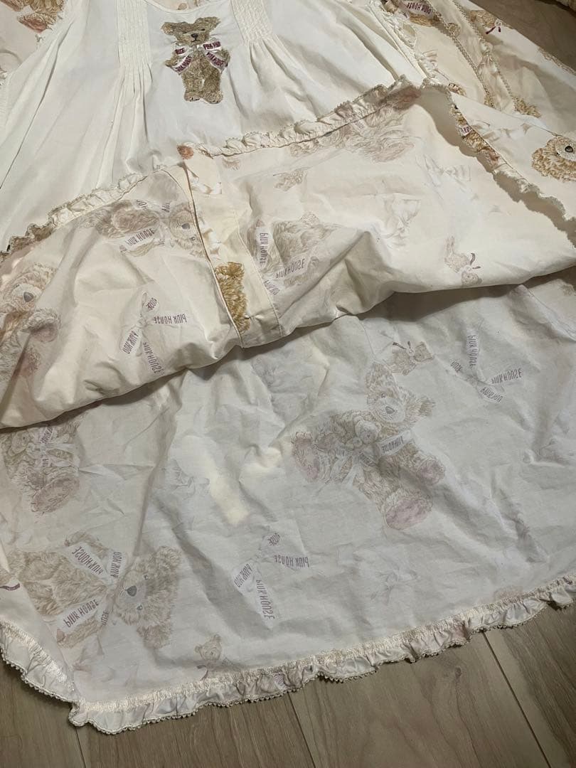 テディベア柄フード付きワンピースとエプロン