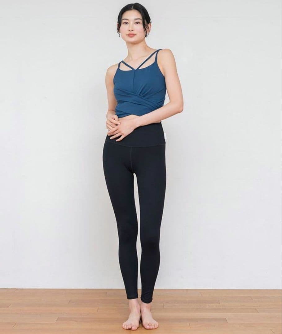 SUKALA ショートクロスキャミ&レギンスセットアップ ネイビーブルー S