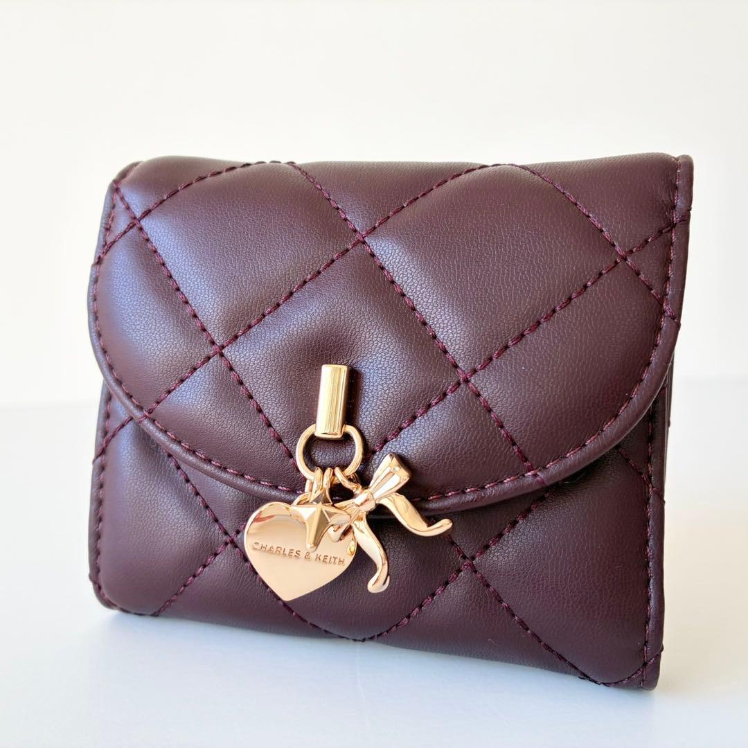 【新品】CHARLES & KEITH 三つ折り財布 アリエッティ キルティング