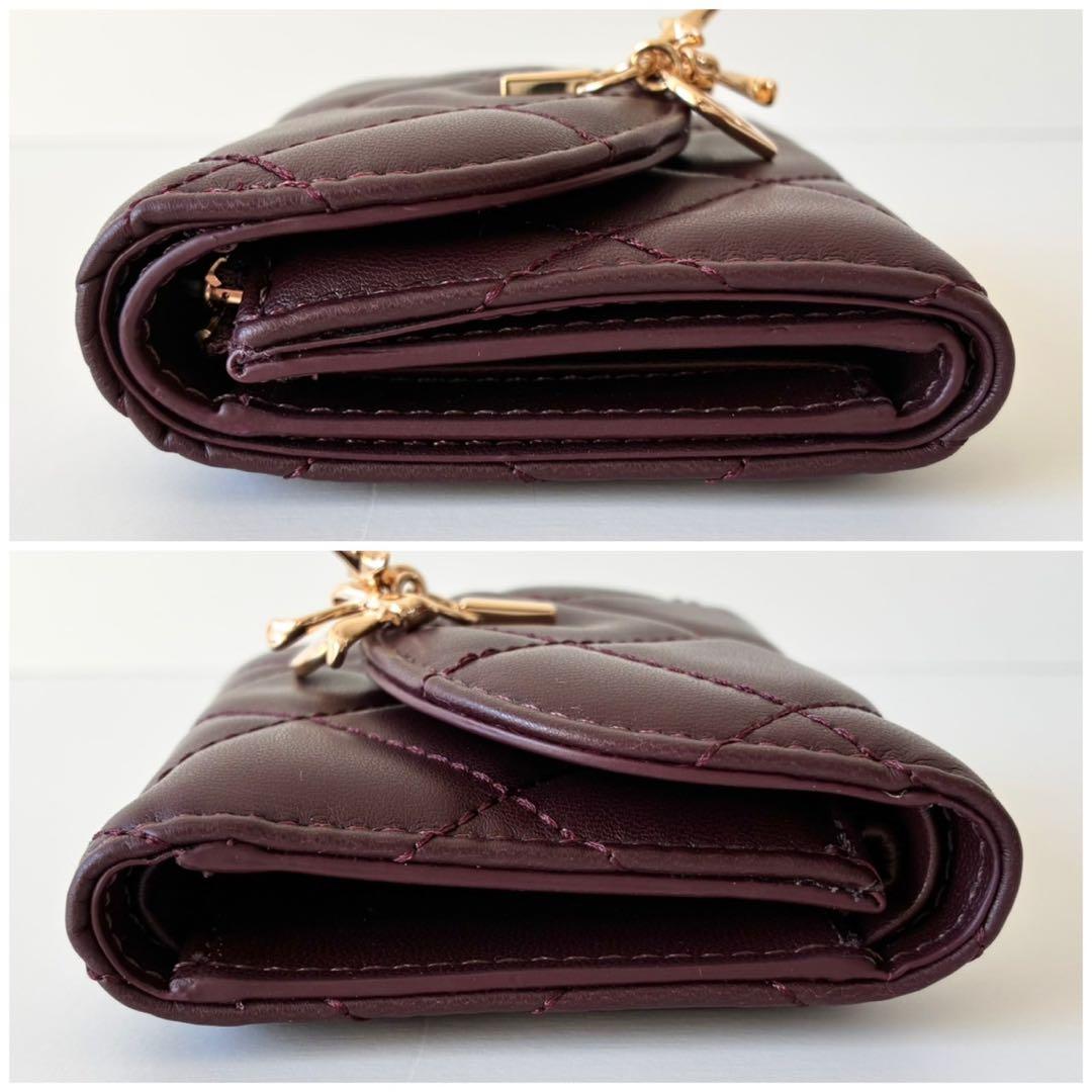 【新品】CHARLES & KEITH 三つ折り財布 アリエッティ キルティング