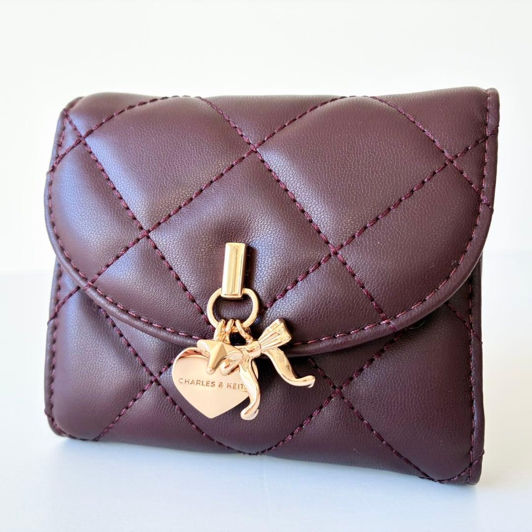 【新品】CHARLES & KEITH 三つ折り財布 アリエッティ キルティング