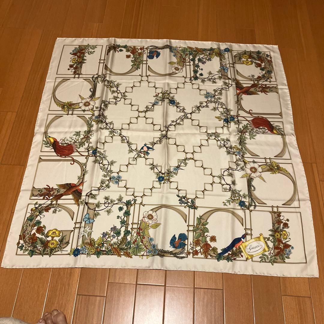 GUCCI 大判スカーフ