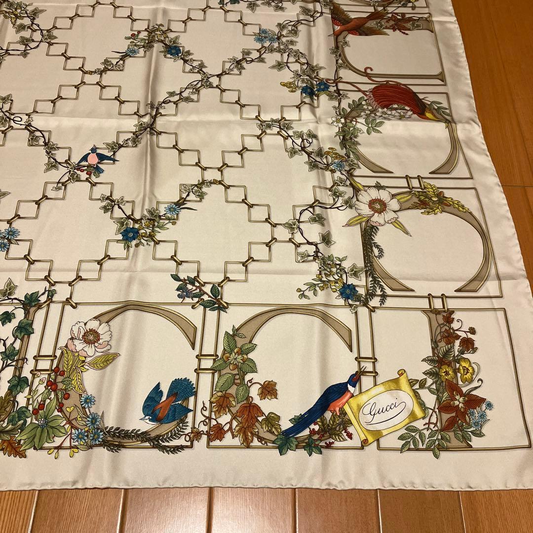 GUCCI 大判スカーフ