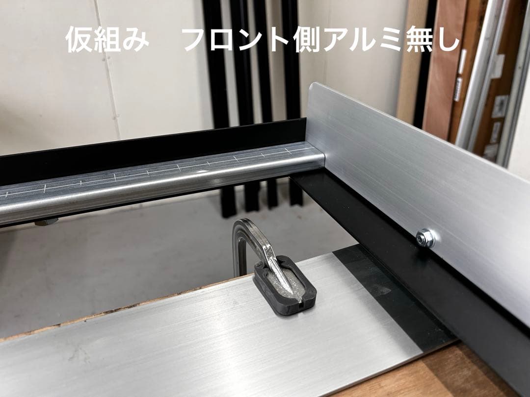 s.w.ハイエーススライドフロア引手ポール棚板フェルト無し